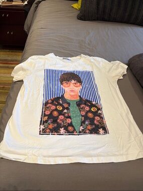 Vintage Zara White Graphic Tee with Colorful Portrait